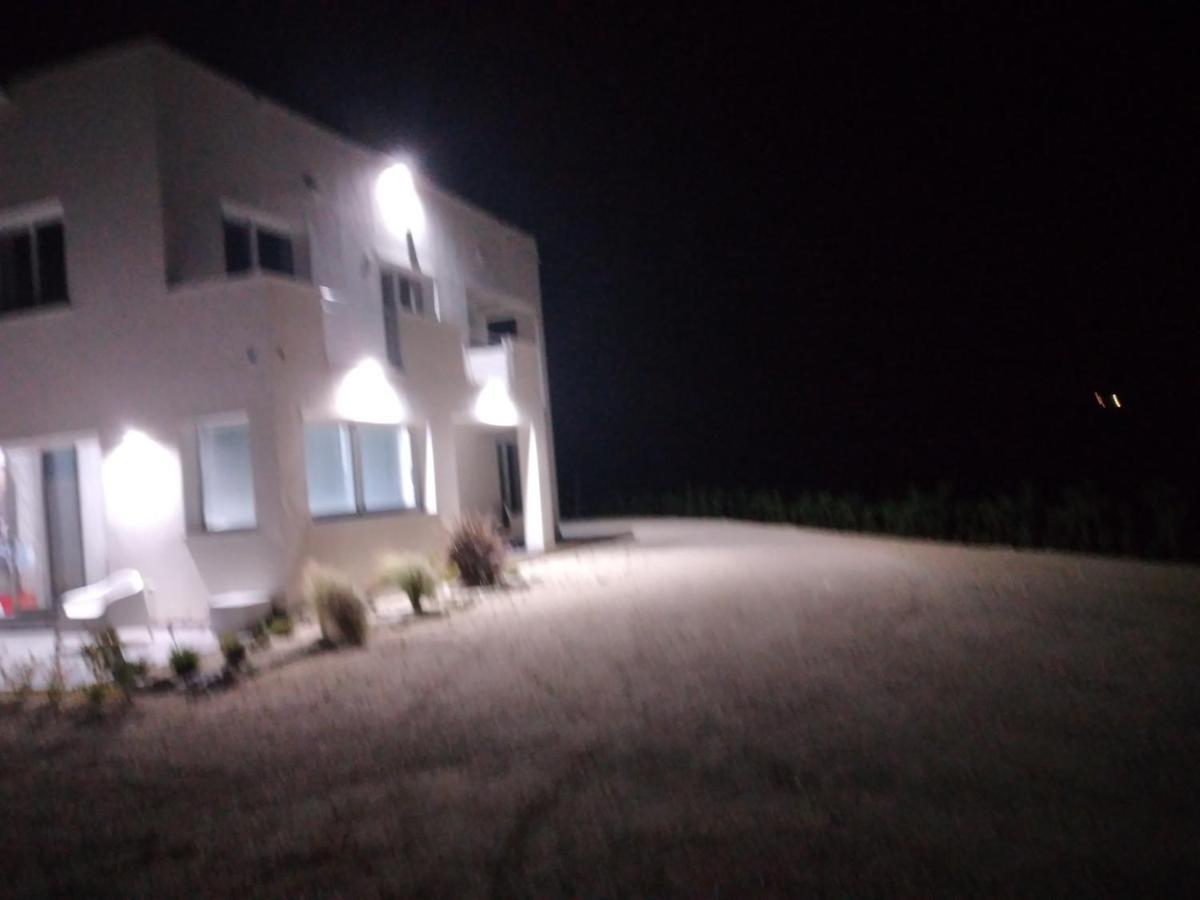 蒙塔莱格罗 La Dama Bianca Bovo Marina酒店 外观 照片